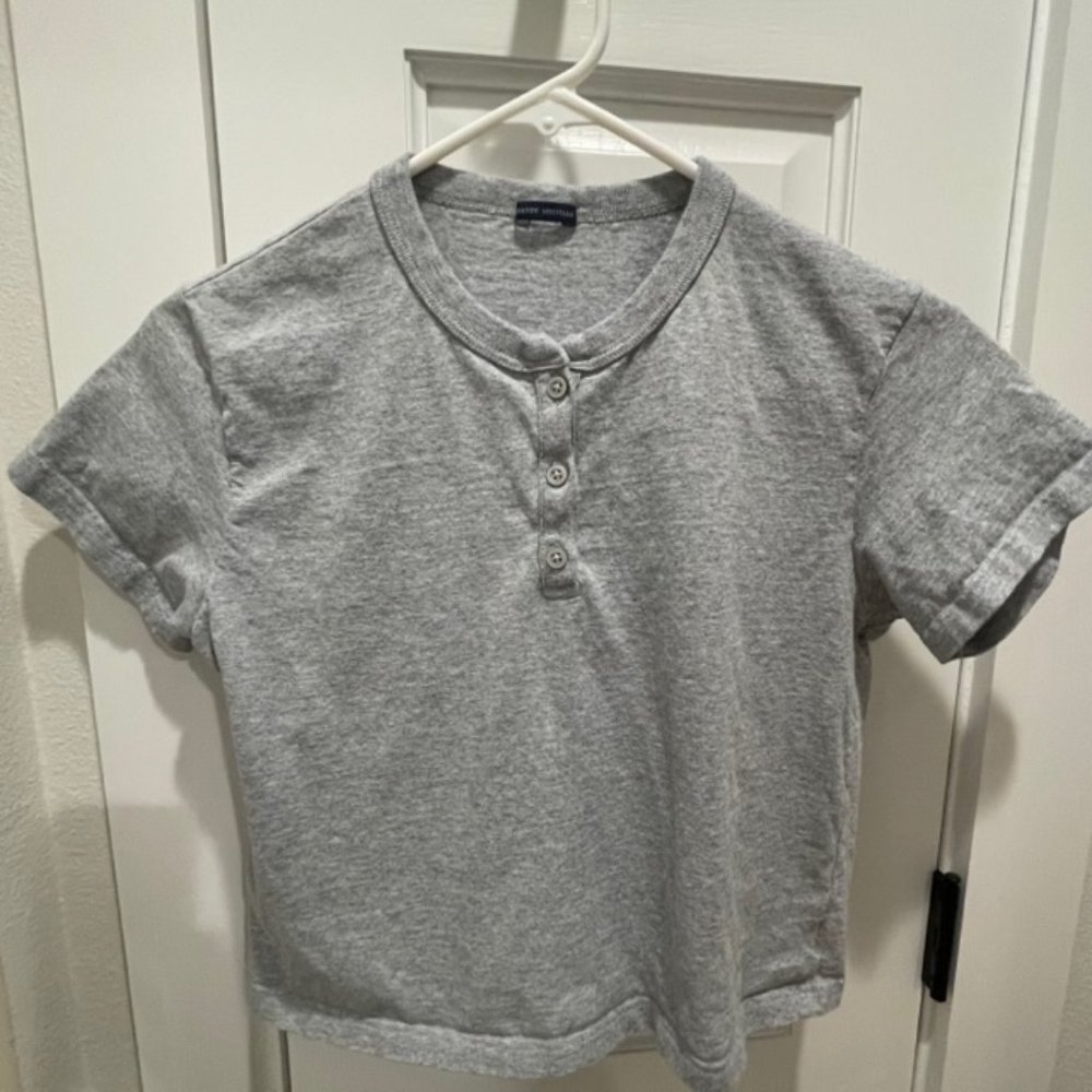 Brandy Melville lightweight  cropped grey tshirt w/ buttons